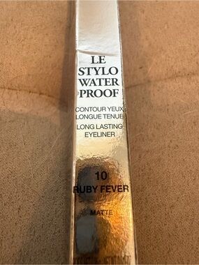 Lancome Le Stylo Waterproof Long-Lasting Eyeliner – Ruby Fever (10)
